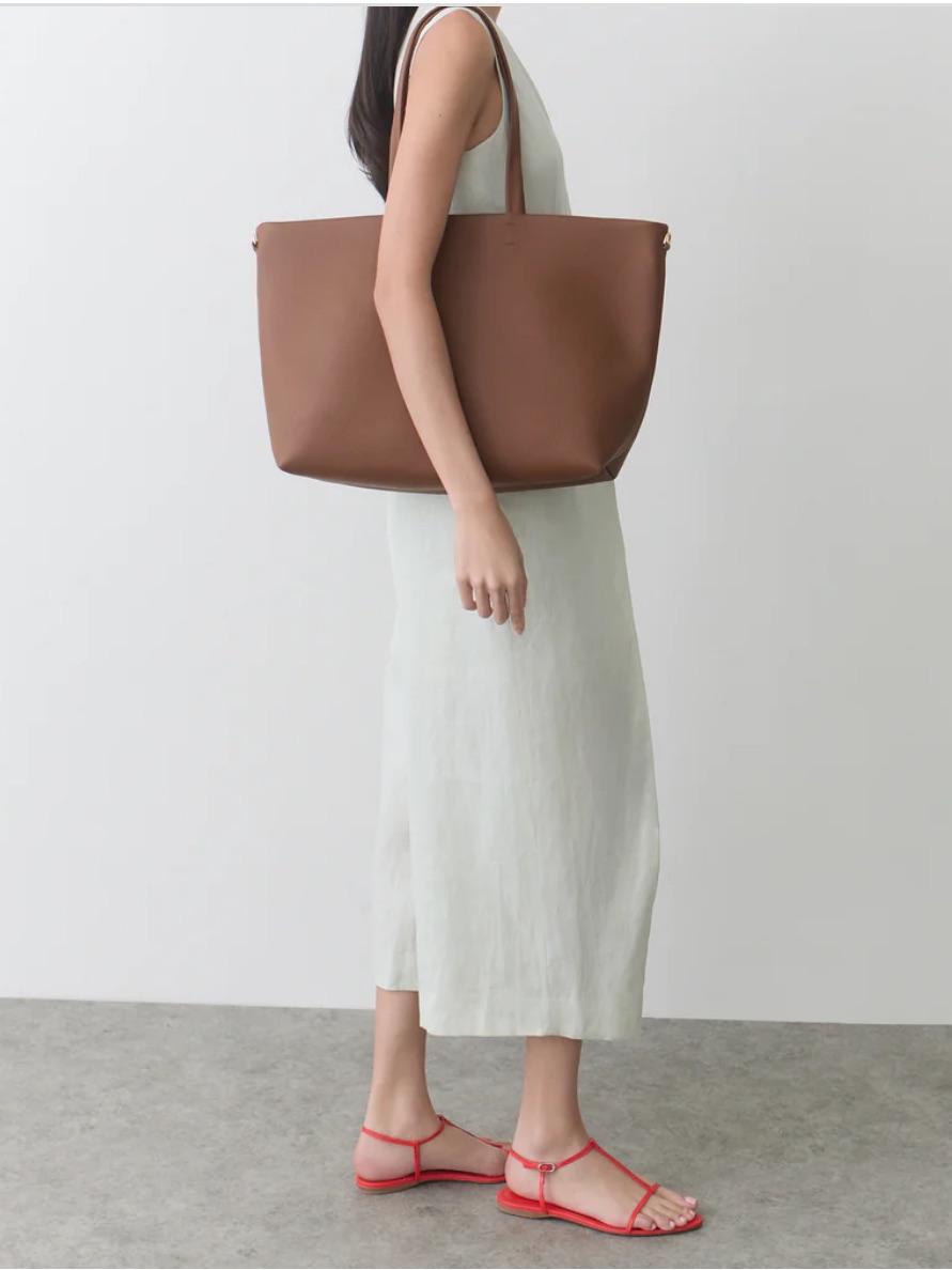 Cuyana Classic Easy Zipper Tote - Caramel Brown